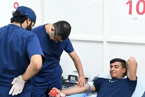 الليلة الثانية.. صفوى تتبرع بـ 105 أكياس دم لـ “مركزي القطيف”