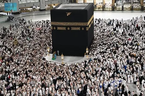 13 مليون و900 ألف عمرة خلال شهر