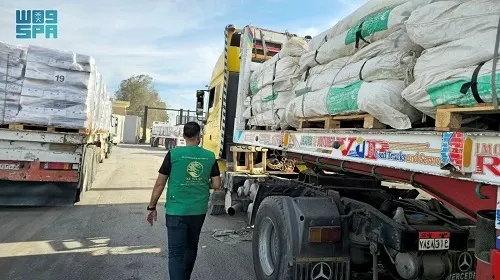 دفعة مساعدات سعودية جديدة تدخل غزة