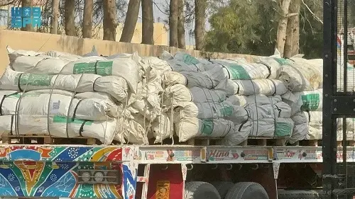 71 طائرة سعودية و 8 سفن و 20 سيارة إسعاف لمساعدة غزة