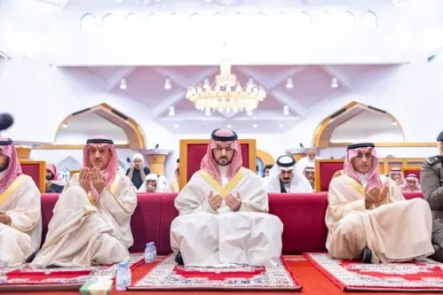 نائب أمير الشرقية يؤدي صلاة الاستسقاء