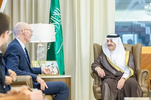 أمير الشرقية يستقبل السفير البريطاني