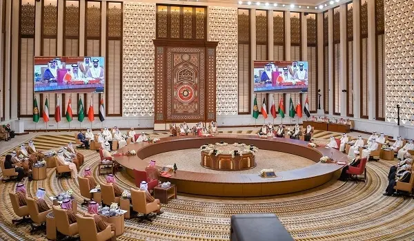 قمة الصخير: احترام سيادة دول الخليج واستكمال متطلبات السوق المشتركة