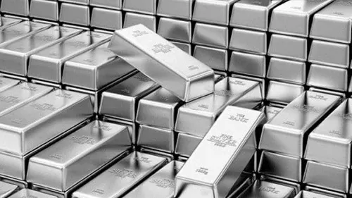 الفضة تحقق ارتفاعاً قياسياً.. وعيار 999 بـ 11.28 ريالاً