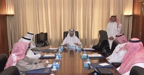 “السيف” يبحث المشاريع الحضارية والتنموية في القطيف
