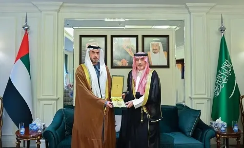 بأمر الملك.. وشاح الملك عبدالعزيز للشيخ نهيان آل نهيان