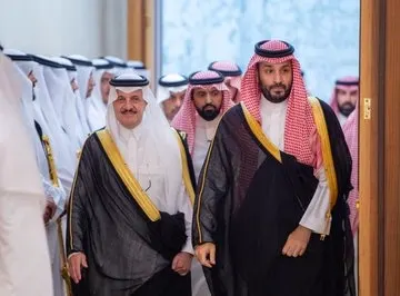 الدمام.. ولي العهد يستقبل الأمراء والعلماء والمواطنين في قصر الخليج