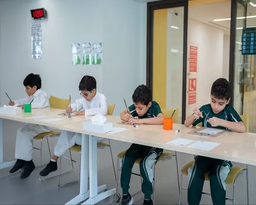 ورش تعليمية في الروبوتات والذكاء الاصطناعي لطلاب “مسك”