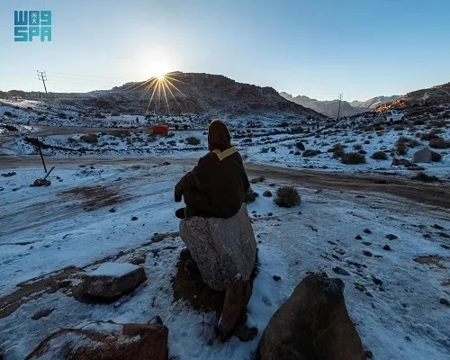 بعد تبوك وحائل.. الثلوج في القصيم وشمال الرياض غداً