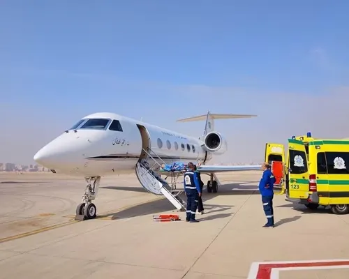 إخلاء طبي لثلاثة مواطنين في حالة حرجة من القاهرة