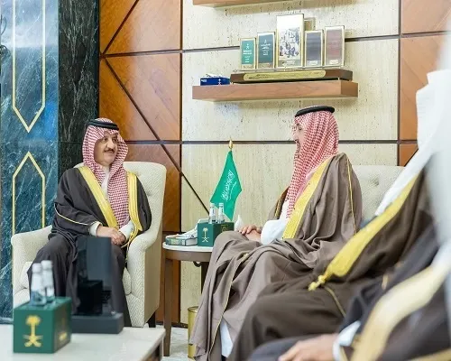 أمير المنطقة الشرقية يطلع على برامج جمعية مبرة دار الخير