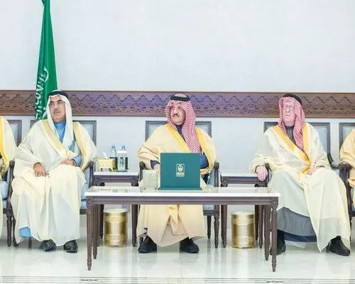 أمير الشرقية: احتضان فاقدي الرعاية الوالدية عمل إنساني عظيم