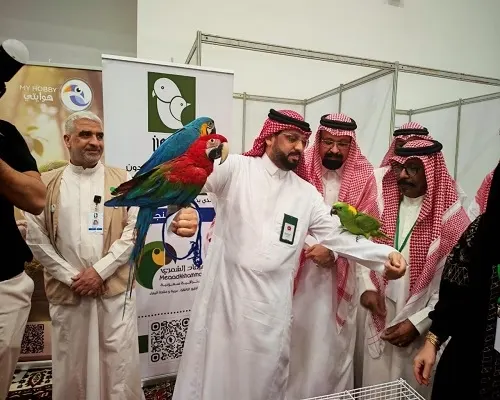 “معرض متحدون”.. هواة طيور الزينة يجتمعون في القطيف