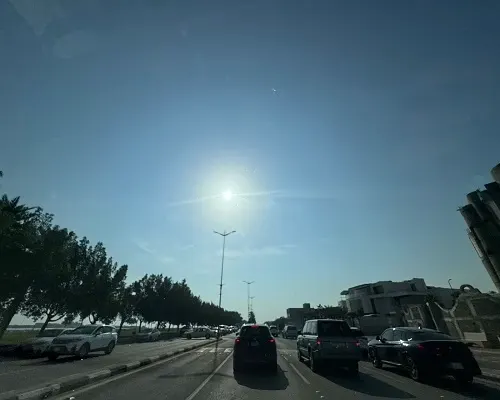 طقس دافئ وسماء صافية في القطيف