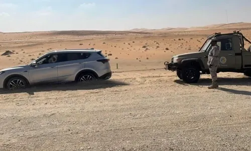 إنقاذ مواطن من رمال الربع الخالي