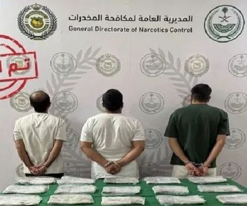 بحوزتهم 15 كيلوجراما عسير.. 3 مروجين حشيش إلى النيابة