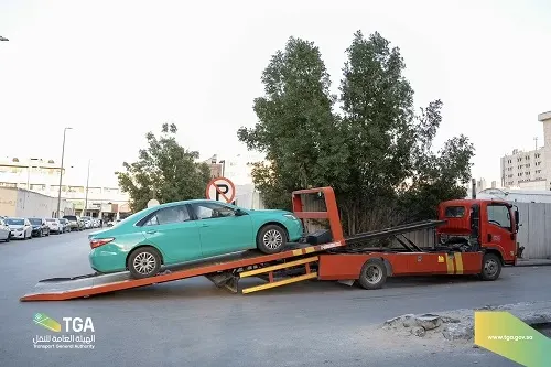 الحجز والإبعاد في انتظارهم.. حجز وإبعاد.. “النقل” تلاحق “التكاسي” المخالفة