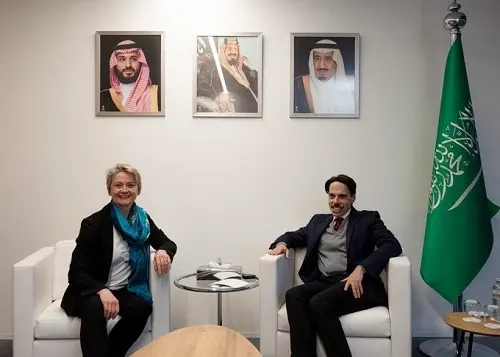 وزير الخارجية يبحث مع كوبر أوضاع المنطقة