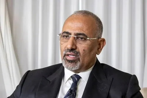 بتهمة الخيانة العظمى إسقاط عضوية اللواء عيدروس الزبيدي في مجلس القيادة اليمني