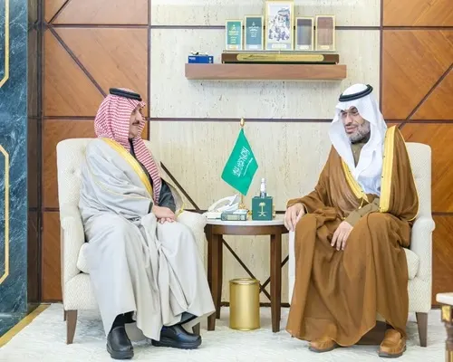 بعد فوزها بجائزة "نواة" “إنجاب” تستعرض إنجازاتها أمام أمير الشرقية