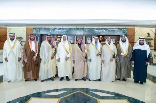 أمير الشرقية يستقبل جمعية “رعاية” ويؤكد تعزيز الاستقرار الأسري