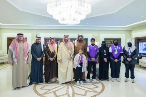 نائب أمير الشرقية يطلع على إنجازات نادي “قرية العليا”