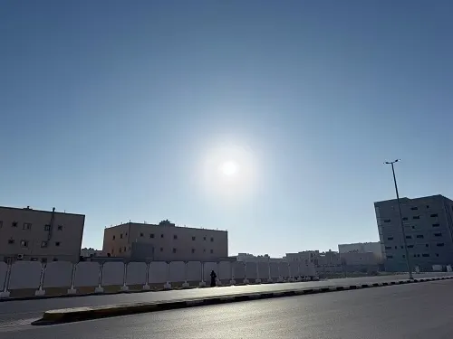 توقعات برياح نشطة حتى السابعة مساءً القطيف.. صباح دافئ وسماء صافية