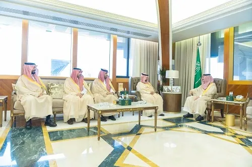 أمير الشرقية يطلع على جهود “الموارد البشرية”