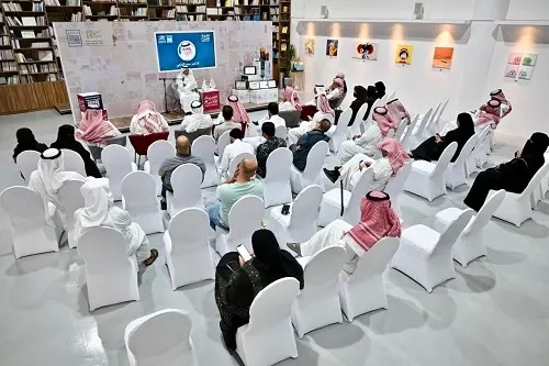 البازعي: الذكاء الاصطناعي صناعة شركات لا حواضن فكر