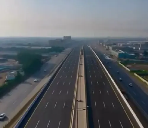 المشروع اكتمل وبقي الافتتاح الدمام.. 8 مسارات في جسر طريق الملك عبدالعزيز