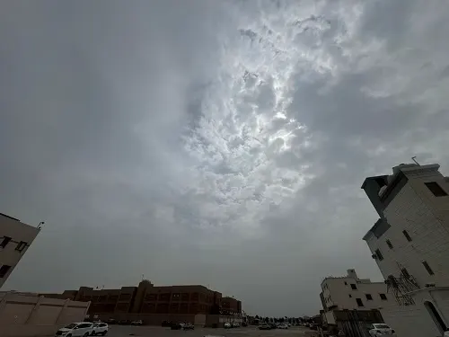 القطيف.. أجواء مغبرة ودرجة الحرارة 28 مئوية
