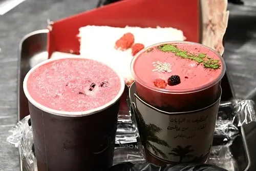 شبّان القطيف يبدعون دم “التوف” ماتشا.. ولحمه جام وكيك وسينابون