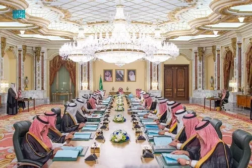 مجلس الوزراء: تنظيم مركز الإيرادات غير النفطية واعتماد 1 يناير بدايةً للسنة المالية