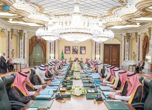 مجلس الوزراء يقر قواعد وسلّم أجور التعاقد مع السعوديين بالخارج
