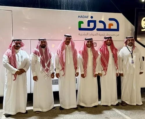 أثناء زيارة فريق التوظيف محافظ الخفجي يطلع على آلية تسجيل المستفيدين في “هدف”