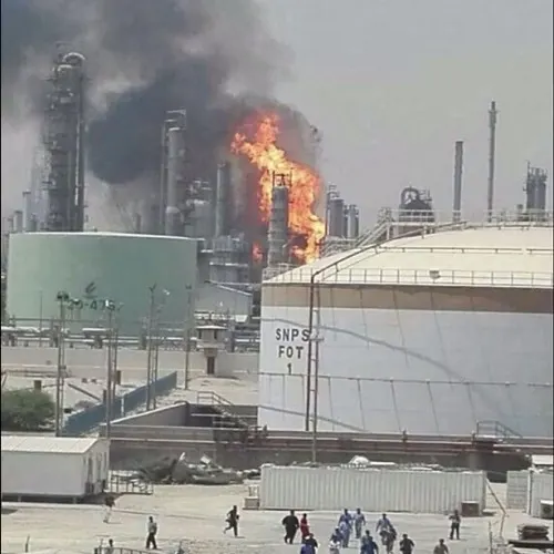 الكويت.. حريق في مصفاة ميناء الأحمدي بعد استهدافها بمسيرات