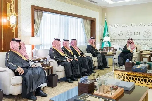 نائب أمير الشرقية يطلع على التقرير السنوي لفرع “الموارد البشرية”