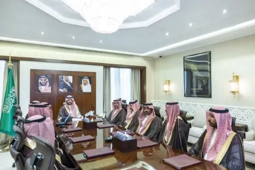 نائب أمير الشرقية يطّلع على الخدمات التشغيلية لمطارات الدمام