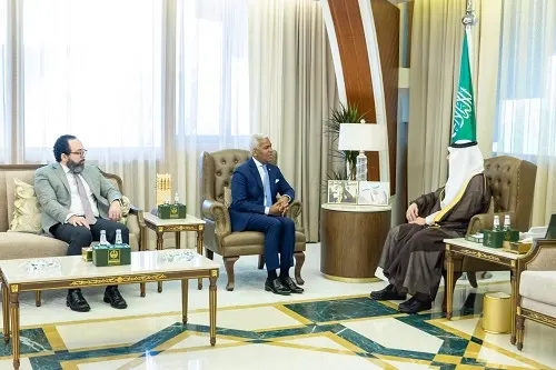 أمير الشرقية يستقبل سفير الدومينيكان