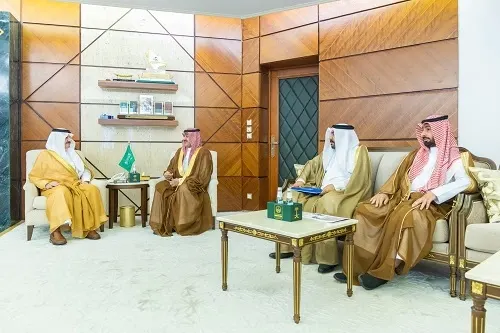 أمير الشرقية يطلع على جهود جمعية سقياهم