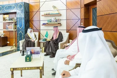أمير الشرقية يطلع على جهود وأعمال “بر حفر الباطن”