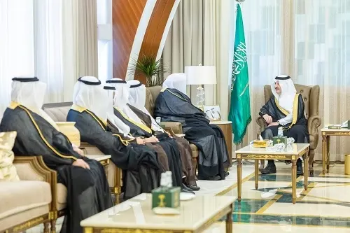 أمير الشرقية يطلع على مبادرات جمعية الدعوة بالأحساء