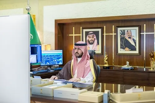 نائب أمير الشرقية يطلع على سير العمل في مشاريع “تطوير الأحساء”
