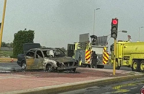 سيهات.. تفحم سيارة في إشارة عنك