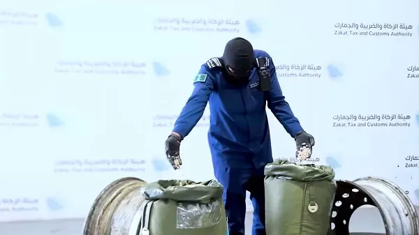 الحديثة.. إحباط تهريب 426 ألف حبة كبتاجون في شاحنة