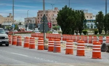 بطول 3350 متراً.. تطوير شارع الخليج العربي في عنك