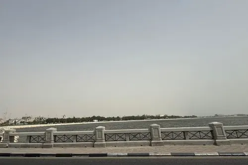أجواء مغبرة في القطيف ورأس تنورة والدمام والظهران حتى 3 مساءً