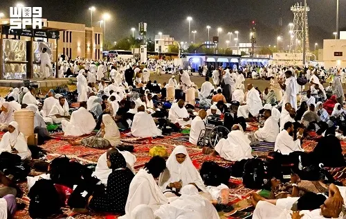 الحجاج يستقرون في مشعر مزدلفة