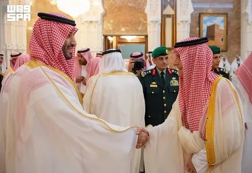 ولي العهد يستقبل المهنئين بعيد الأضحى