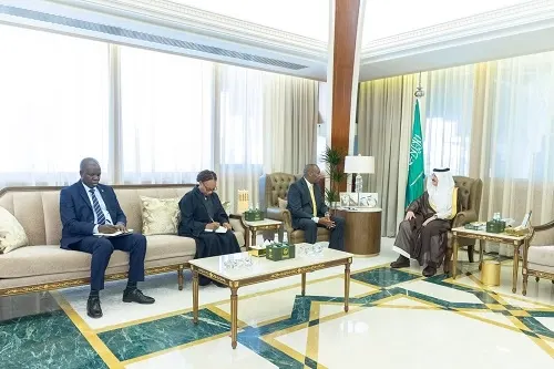 أمير الشرقية يستقبل السفير الكيني